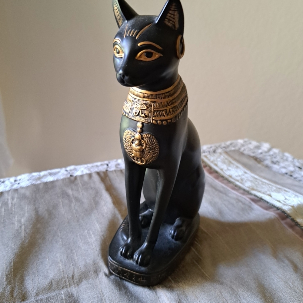 Regal Black and Gold Cat Art Piece See Photo - Picture 4 of 9